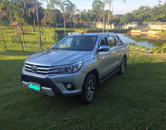 TOYOTA HILUX 2.8 SRX 4X4 CD 16V DIESEL 4P AUTOMÁTICO TOYOTA HILUX 2.8 SRX 4X4 CD 16V DIESEL 4P AUTOMÁTICO